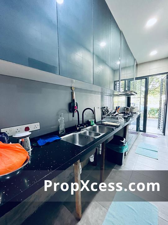 5-Bedroom Terrace / Link for sale in Kuala Lumpur photo 4