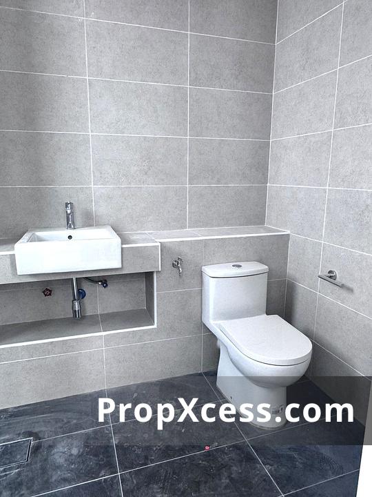 4-Bedroom Terrace / Link for sale in Johor photo 12