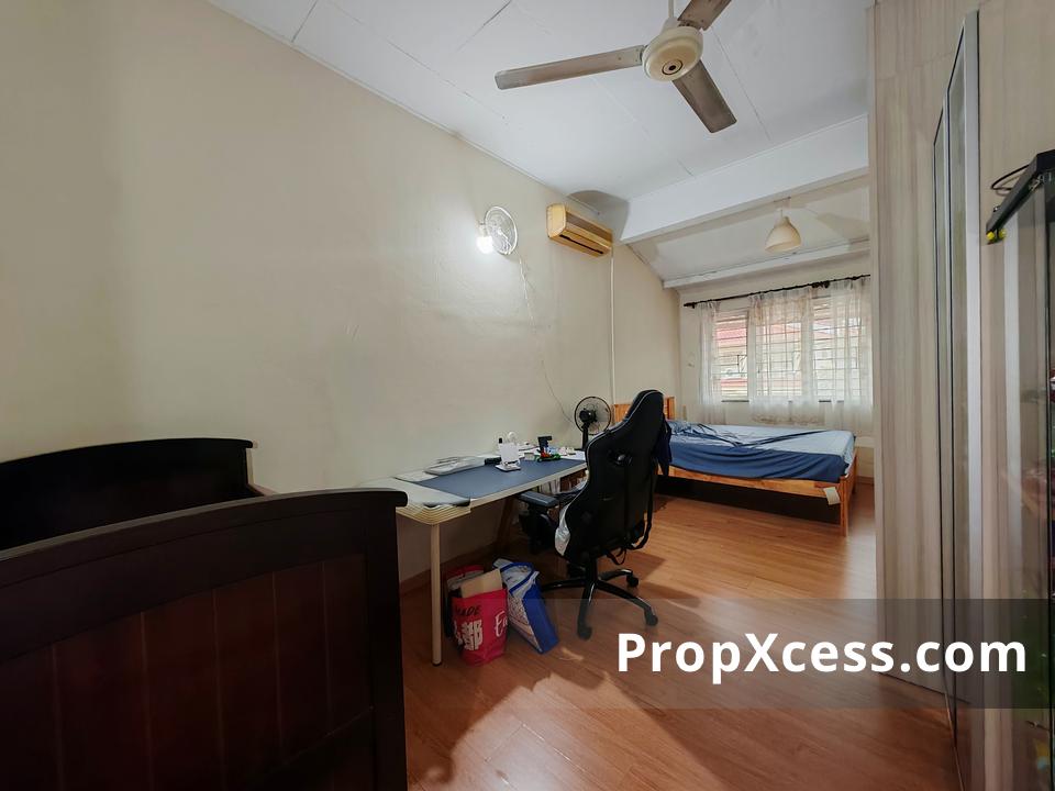 7-Bedroom Terrace / Link for sale in Petaling Jaya, Selangor photo 2