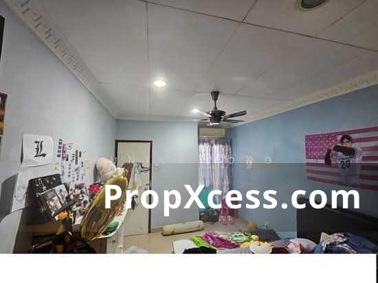 4-Bedroom Terrace / Link for sale in Petaling Jaya, Selangor photo 1