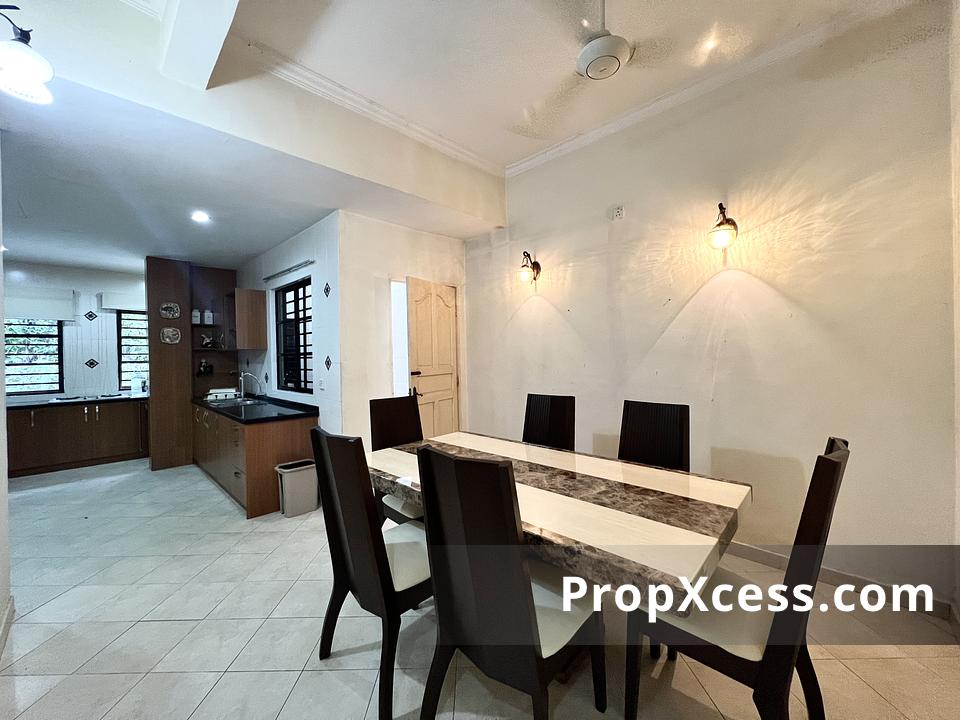 4-Bedroom Terrace / Link for sale in Selangor photo 2