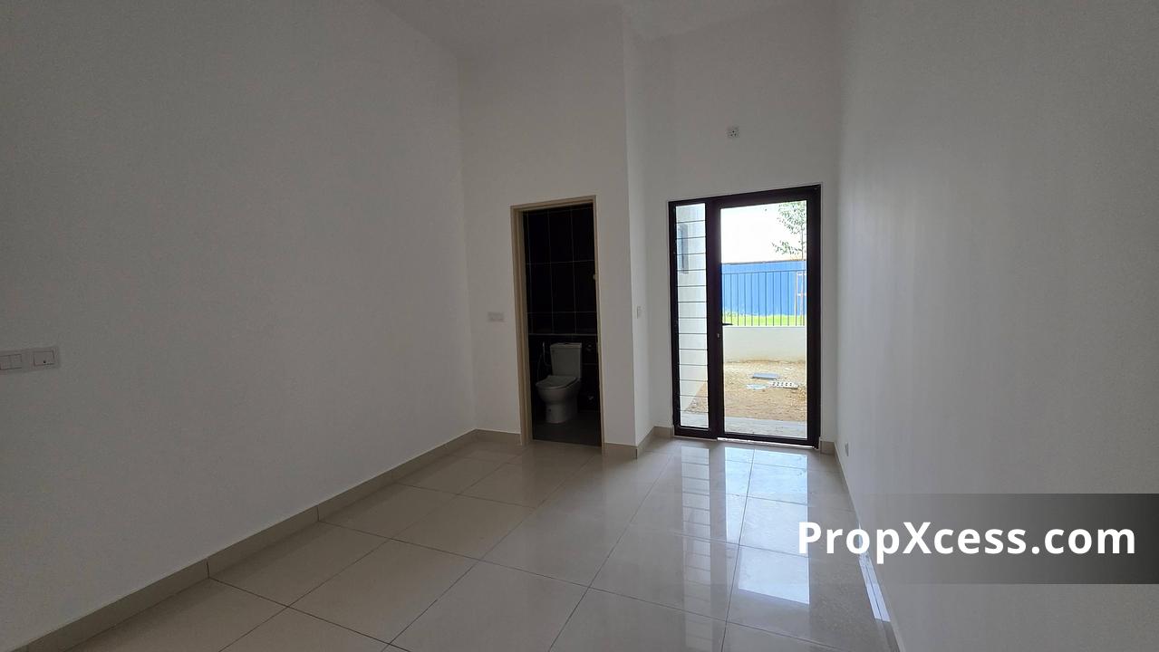 4-Bedroom Terrace / Link for sale in Penang photo 3
