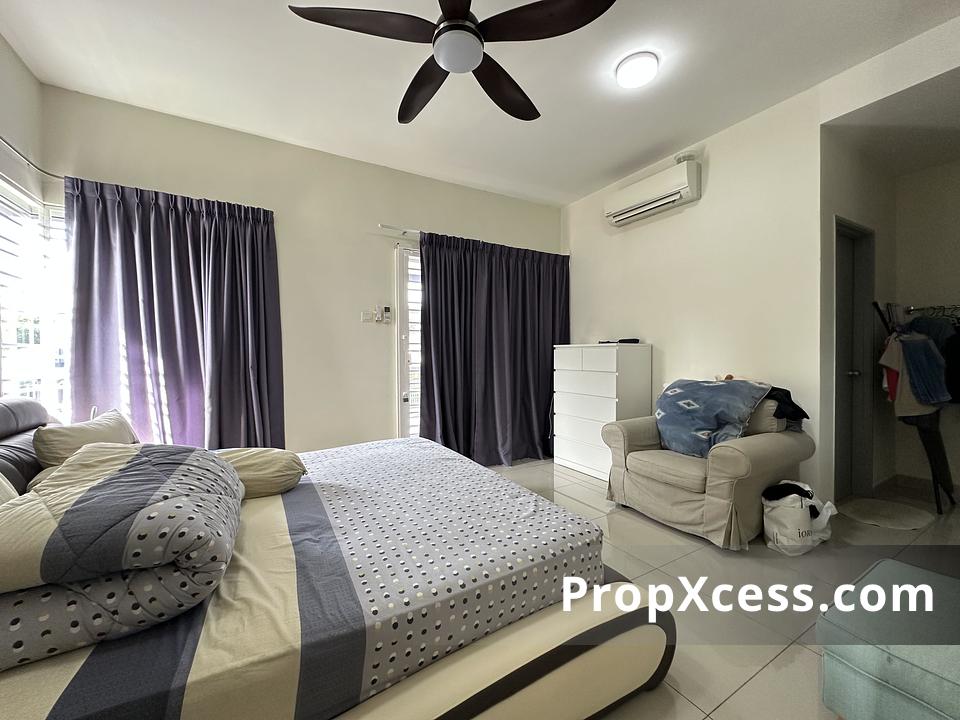 4-Bedroom Terrace / Link for sale in Selangor photo 6