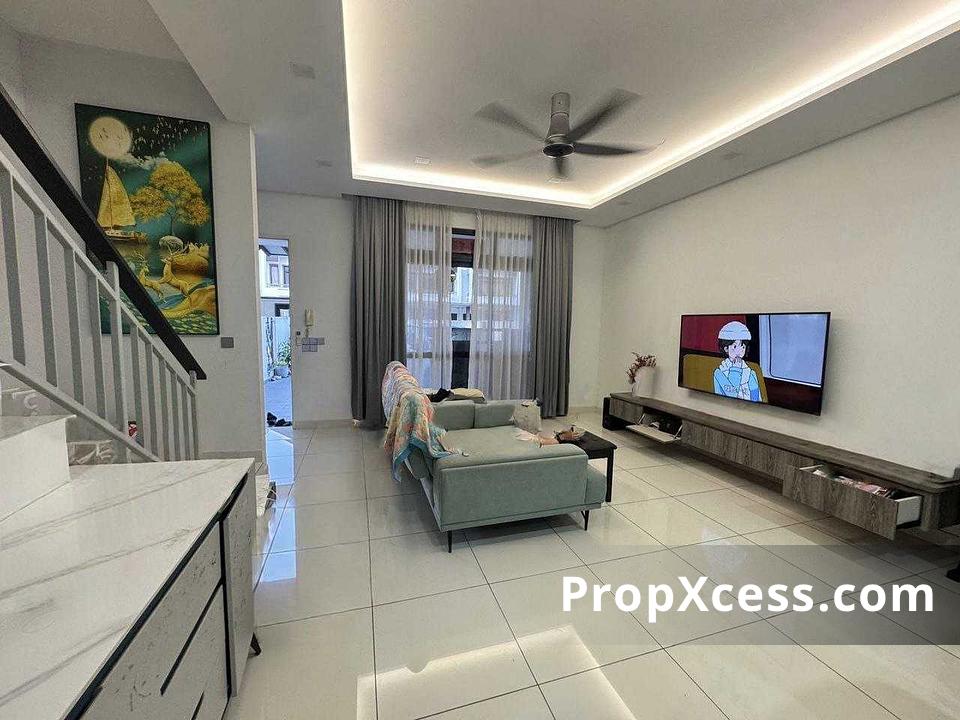 4-Bedroom Terrace / Link for sale in Johor Bahru, Johor photo 2