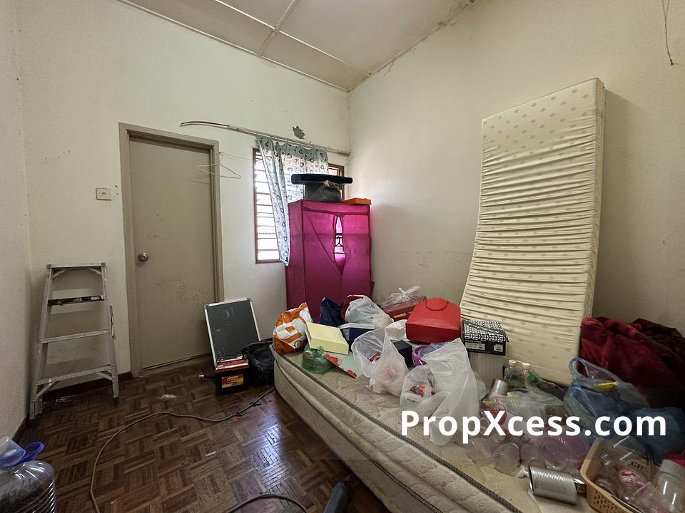 4-Bedroom Terrace / Link for sale in Selangor photo 6