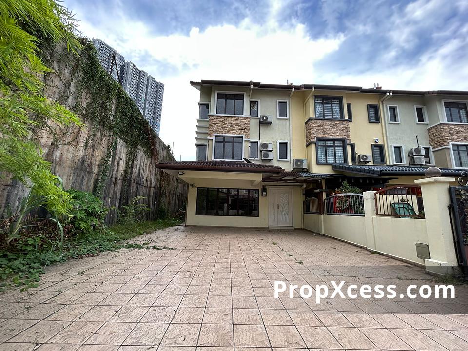 5-Bedroom Terrace / Link for sale in Puchong, Selangor
