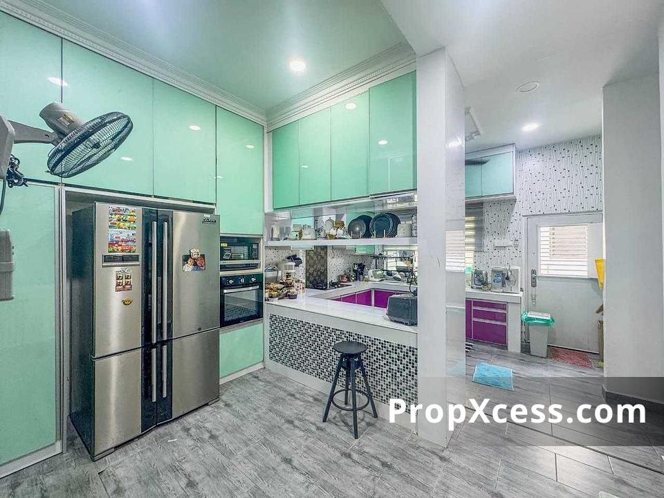 7-Bedroom Terrace / Link for sale in Selangor photo 2