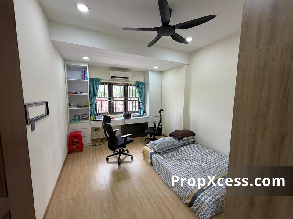 5-Bedroom Terrace / Link for sale in Kuala Lumpur photo 5