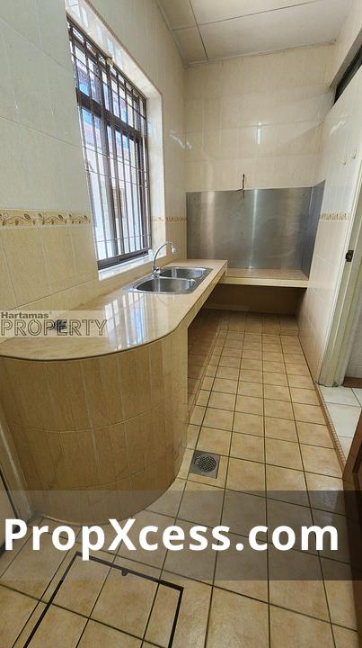 5-Bedroom Terrace / Link for rent in Bandar Utama, Petaling Jaya, Selangor