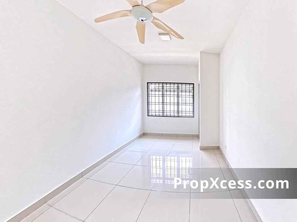 4-Bedroom Terrace / Link for sale in Johor photo 9