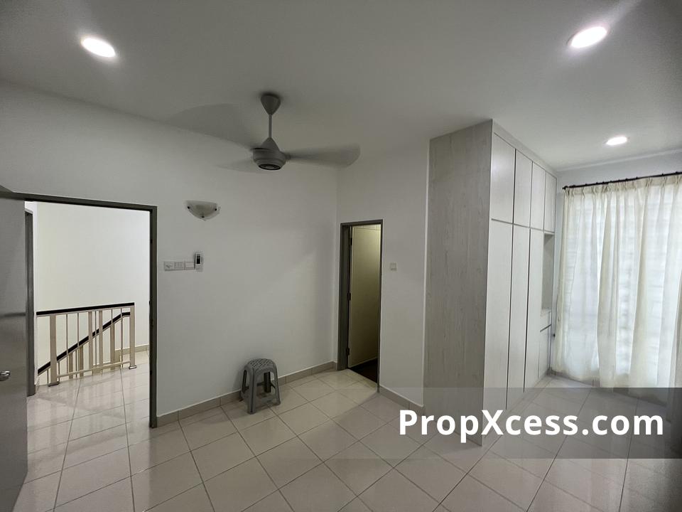 4-Bedroom Terrace / Link for sale in Johor Bahru, Johor photo 10