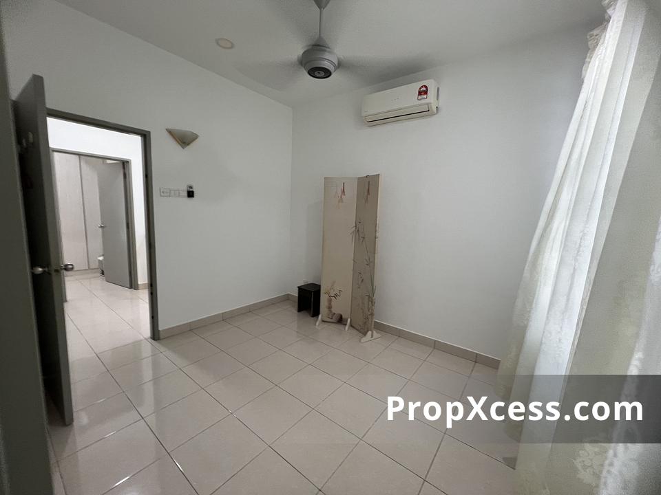 4-Bedroom Terrace / Link for sale in Johor Bahru, Johor photo 11