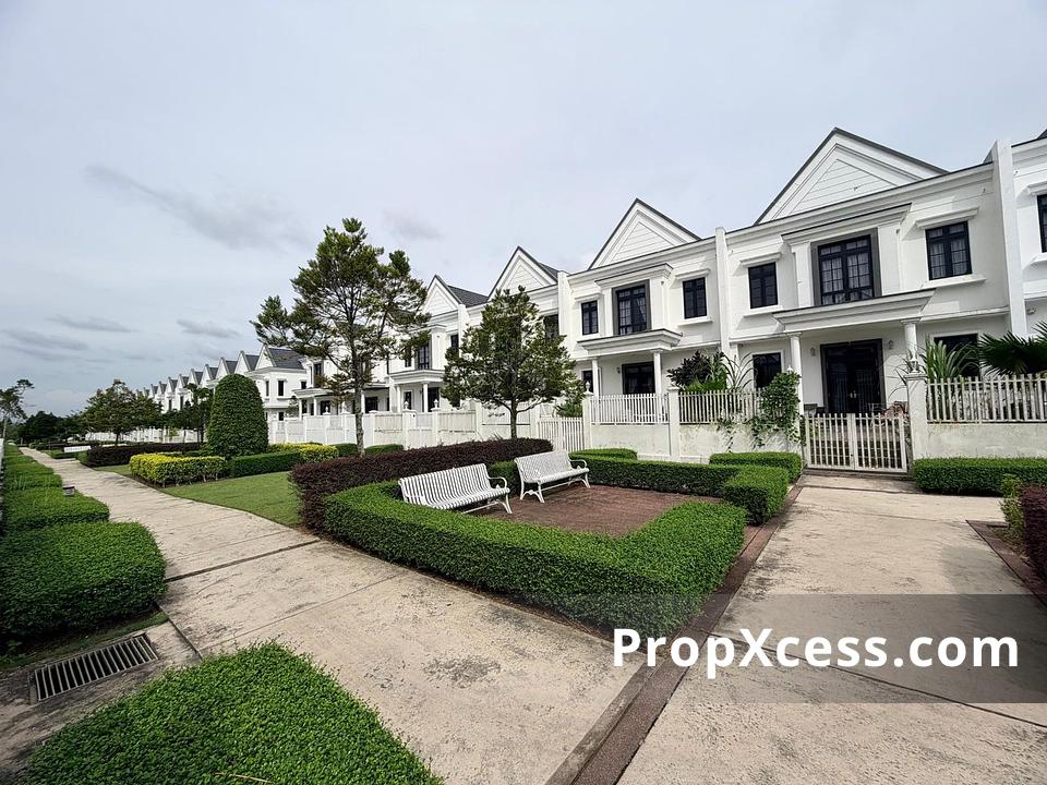 4-Bedroom Terrace / Link for sale in Iskandar Puteri, Johor photo 2