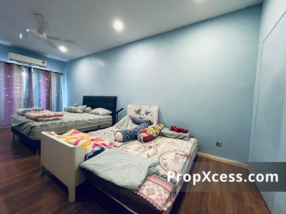5-Bedroom Terrace / Link for sale in Kuala Lumpur photo 10