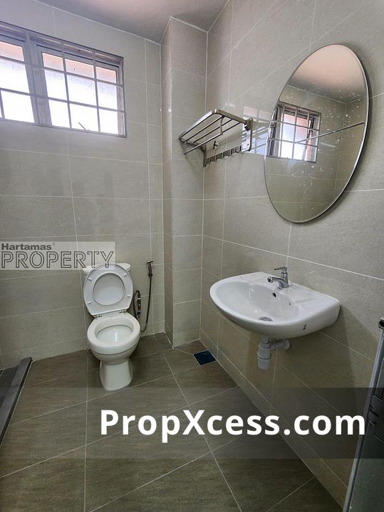 4-Bedroom Terrace / Link for rent in Bandar Utama, Petaling Jaya, Selangor
