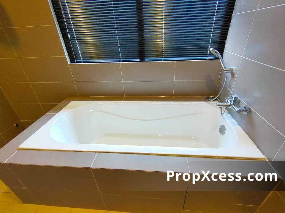 4-Bedroom Terrace / Link for sale in Johor photo 15