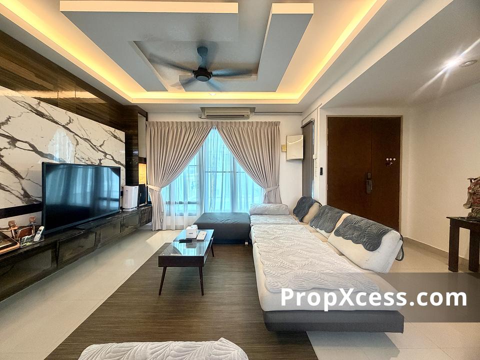 4-Bedroom Terrace / Link for sale in Seri Kembangan (Serdang), Selangor photo 3