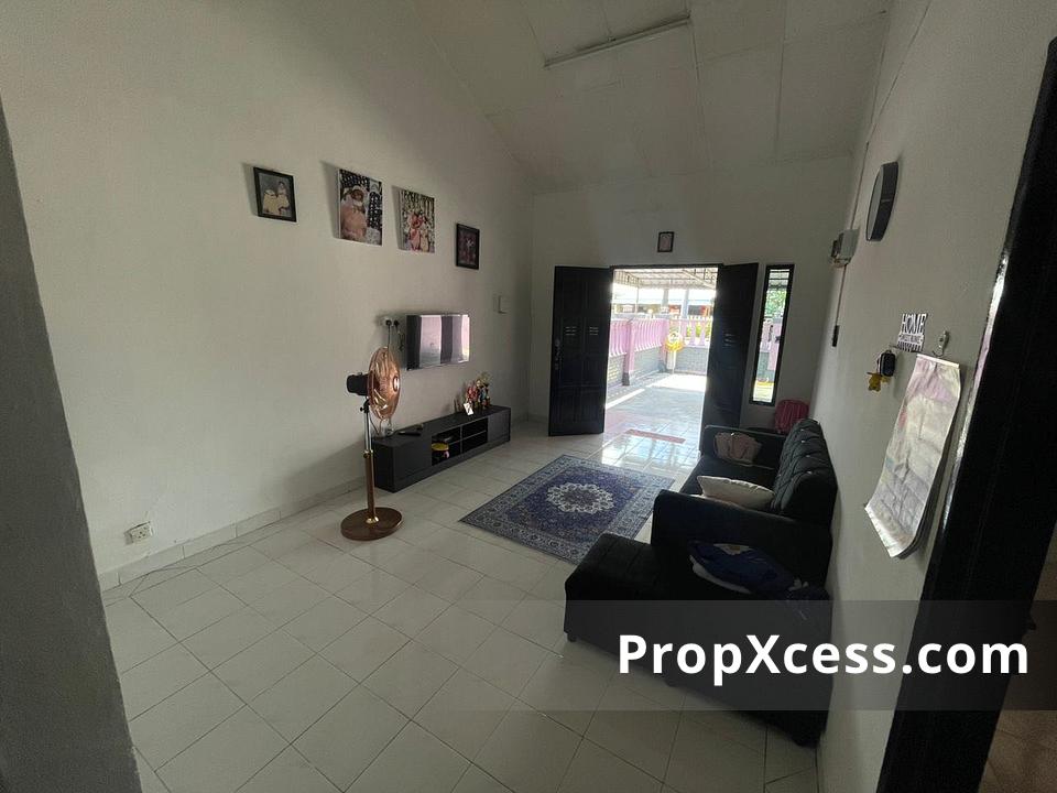 3-Bedroom Terrace / Link for sale in Johor photo 5