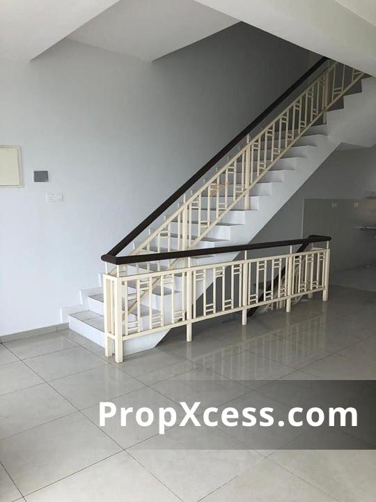 4-Bedroom Terrace / Link for sale in Johor photo 8