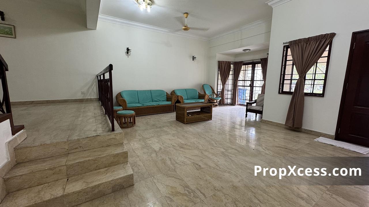 4-Bedroom Terrace / Link for sale in Selangor photo 2