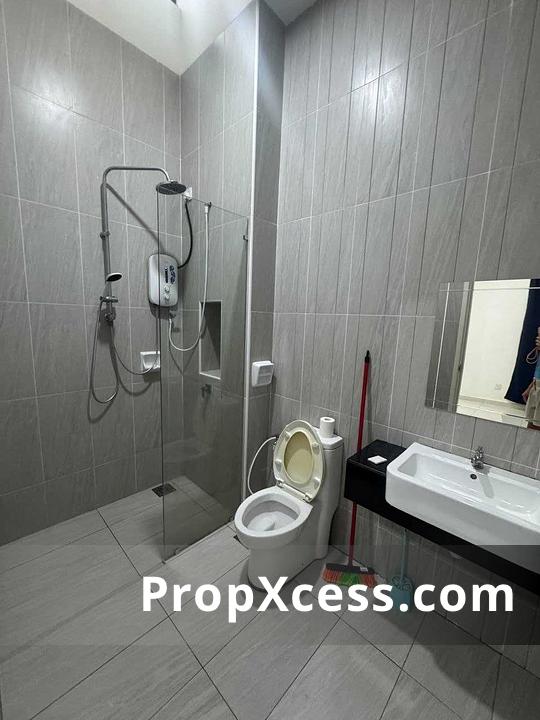 4-Bedroom Terrace / Link for rent in Johor Bahru, Johor photo 10