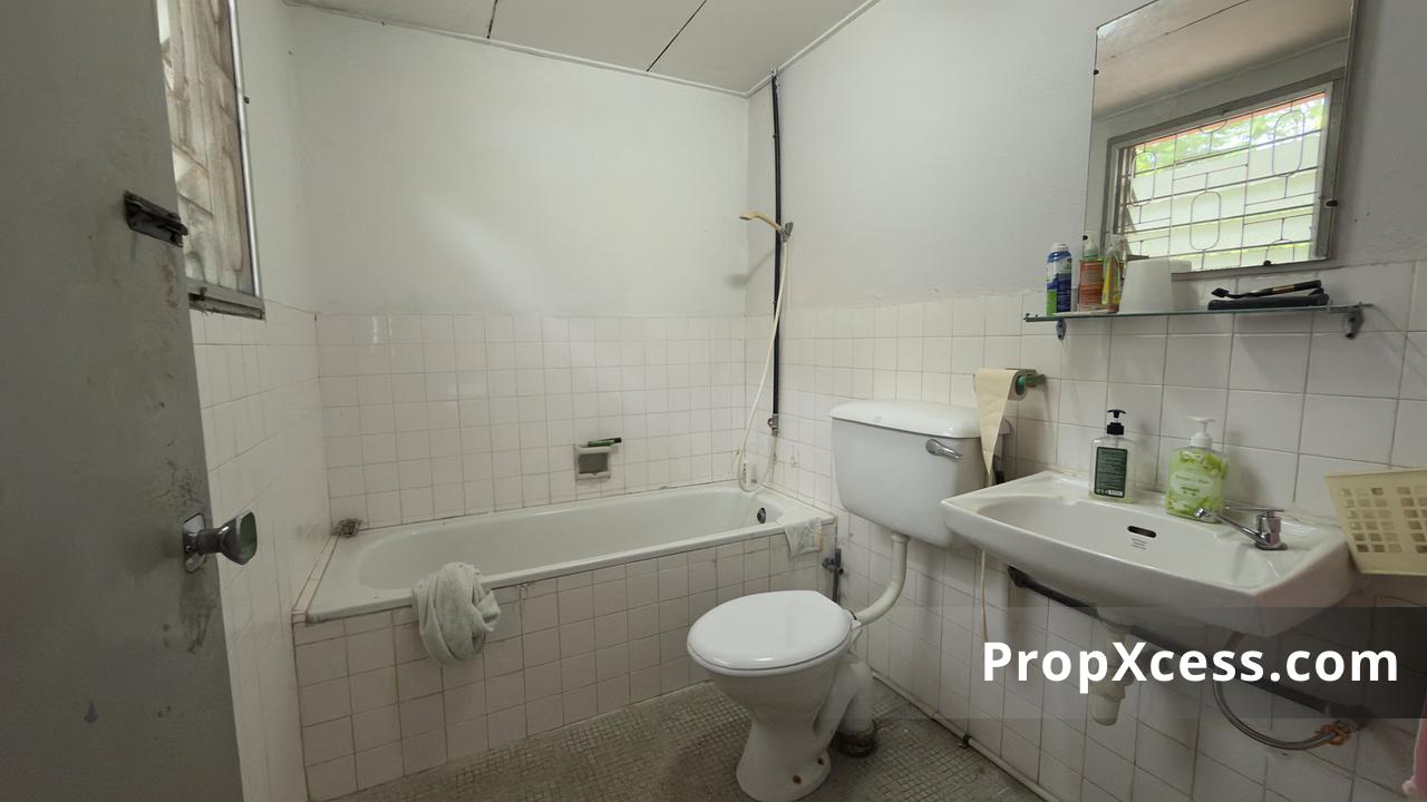 8-Bedroom Terrace / Link for sale in Kota Kinabalu, Sabah photo 14