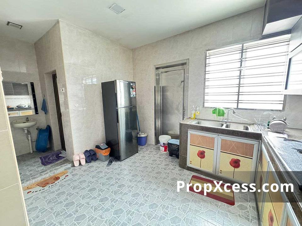 4-Bedroom Terrace / Link for sale in Johor Bahru, Johor photo 3