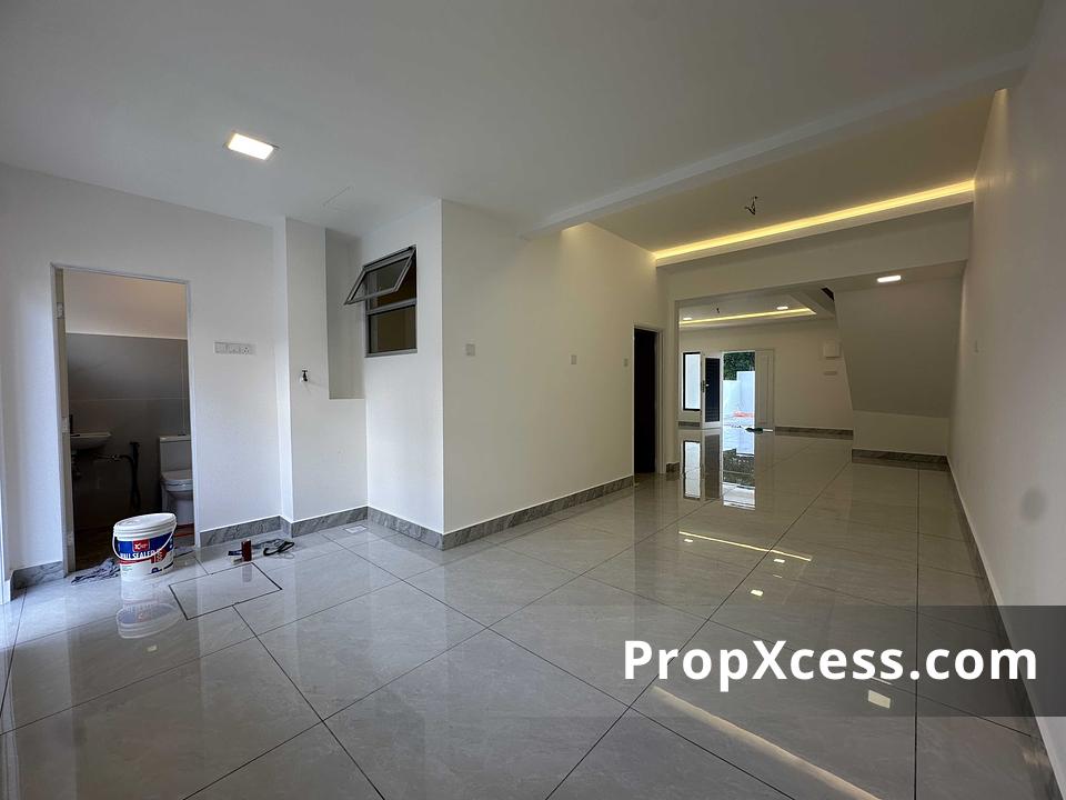 4-Bedroom Terrace / Link for sale in Selangor photo 5