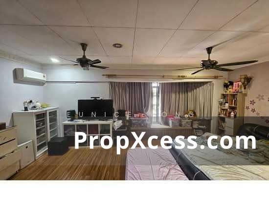 4-Bedroom Terrace / Link for sale in Petaling Jaya, Selangor photo 4