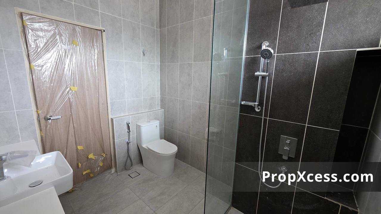4-Bedroom Terrace / Link for sale in Penang photo 7
