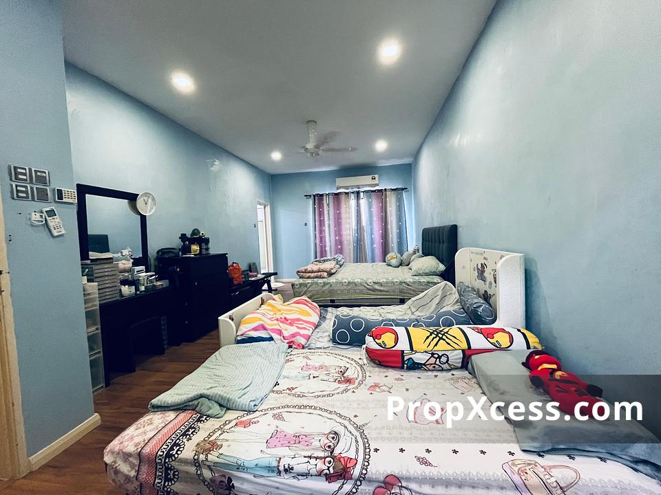 5-Bedroom Terrace / Link for sale in Kuala Lumpur photo 15