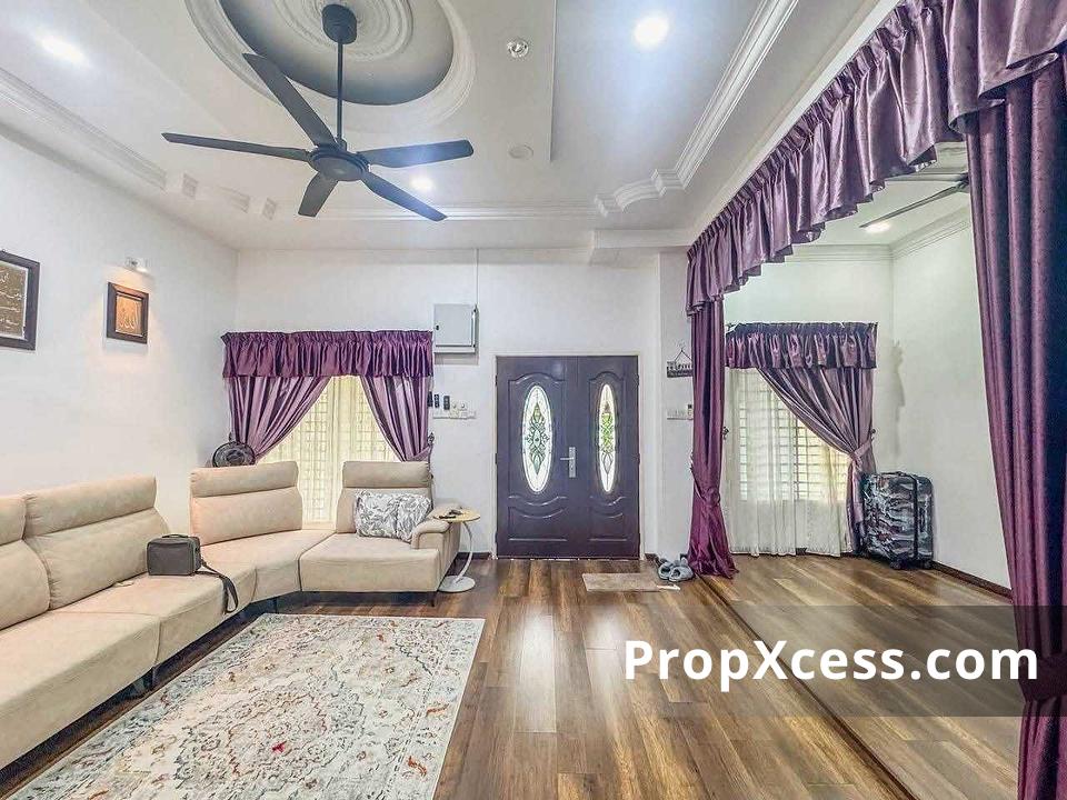 7-Bedroom Terrace / Link for sale in Selangor photo 4