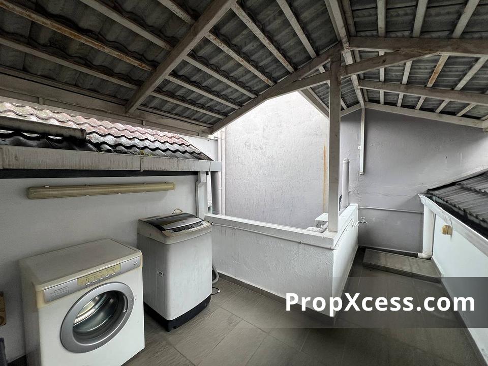 5-Bedroom Terrace / Link for sale in Kuala Lumpur photo 2
