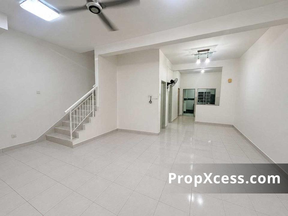 4-Bedroom Terrace / Link for sale in Johor Bahru, Johor photo 4