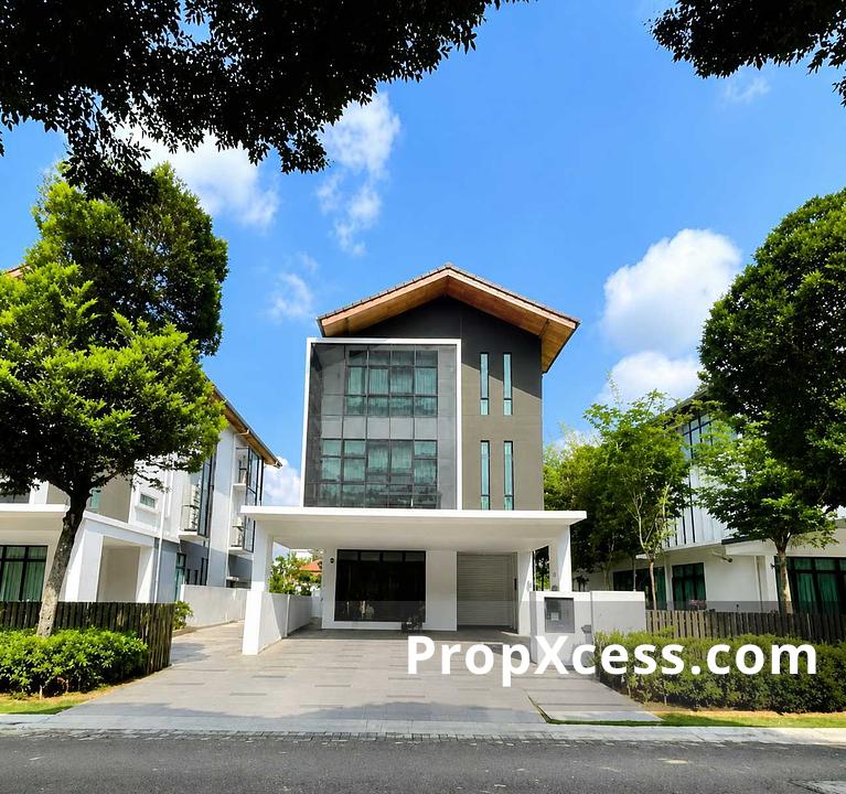 5-Bedroom Bungalow / Detached for sale in Johor photo 1