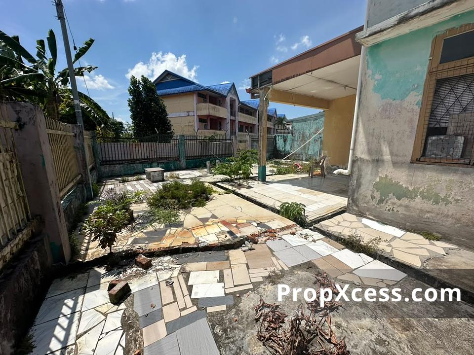4-Bedroom Terrace / Link for sale in Kuching, Sarawak photo 4