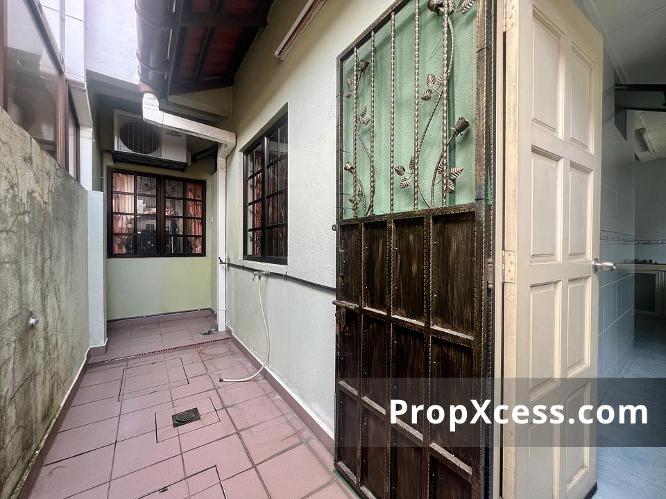 5-Bedroom Terrace / Link for sale in Selangor photo 7