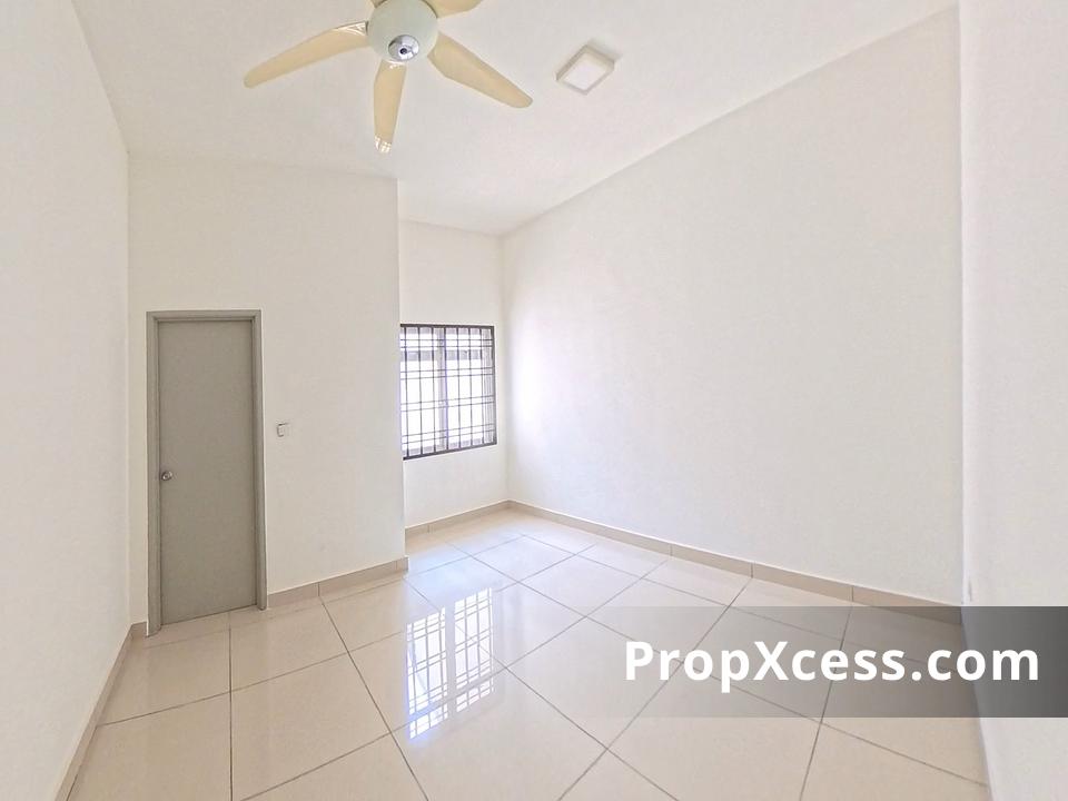 4-Bedroom Terrace / Link for sale in Johor photo 5