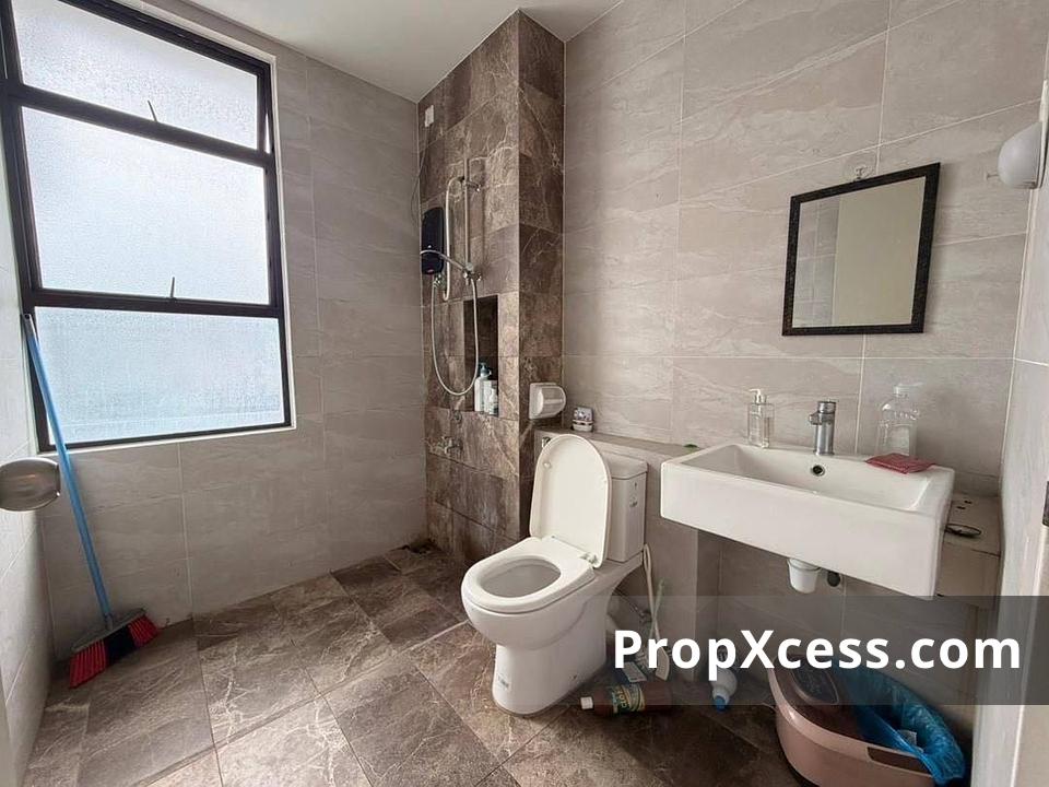 4-Bedroom Terrace / Link for sale in Johor Bahru, Johor photo 9