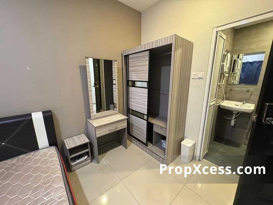 10-Bedroom Terrace / Link for sale in Johor Bahru, Johor photo 3