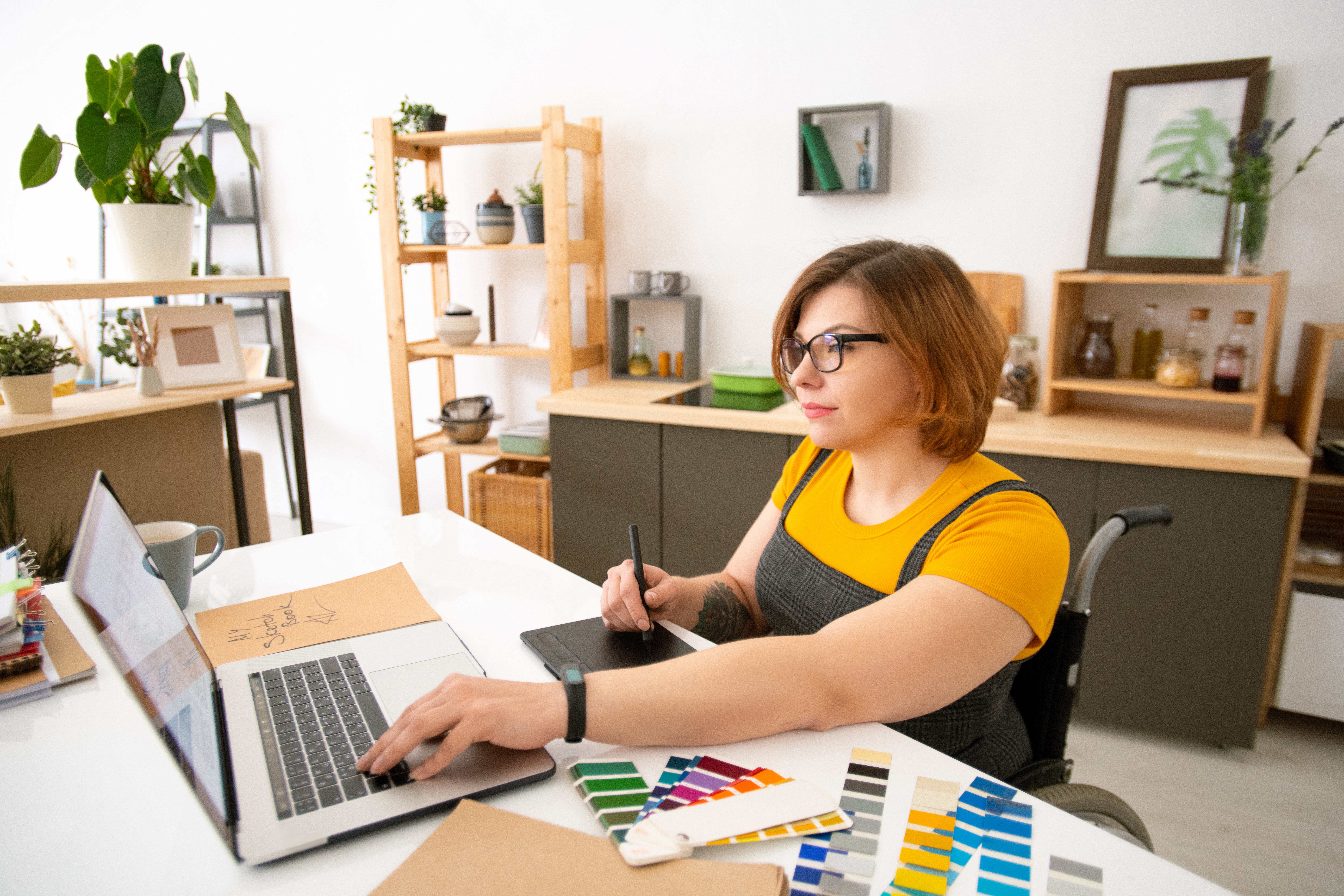Freelance Graphic Designer on a Tight Budget
