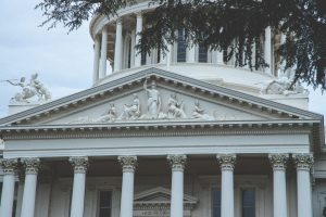 Photo of the capital building in Sacramento, CA