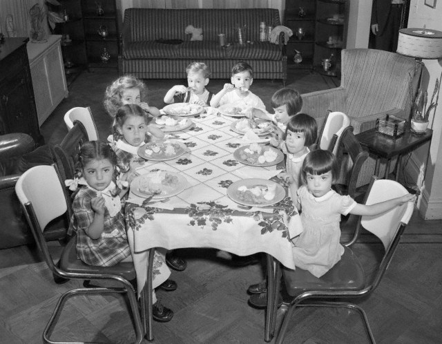 [Image: kids-table.jpg]