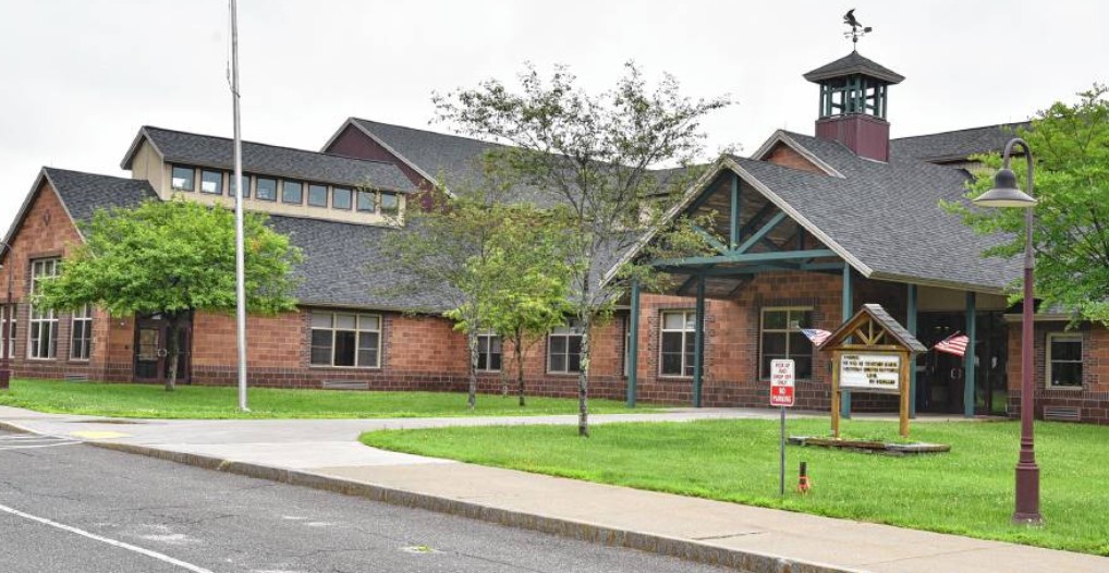 New Hingham Regional Elementary School