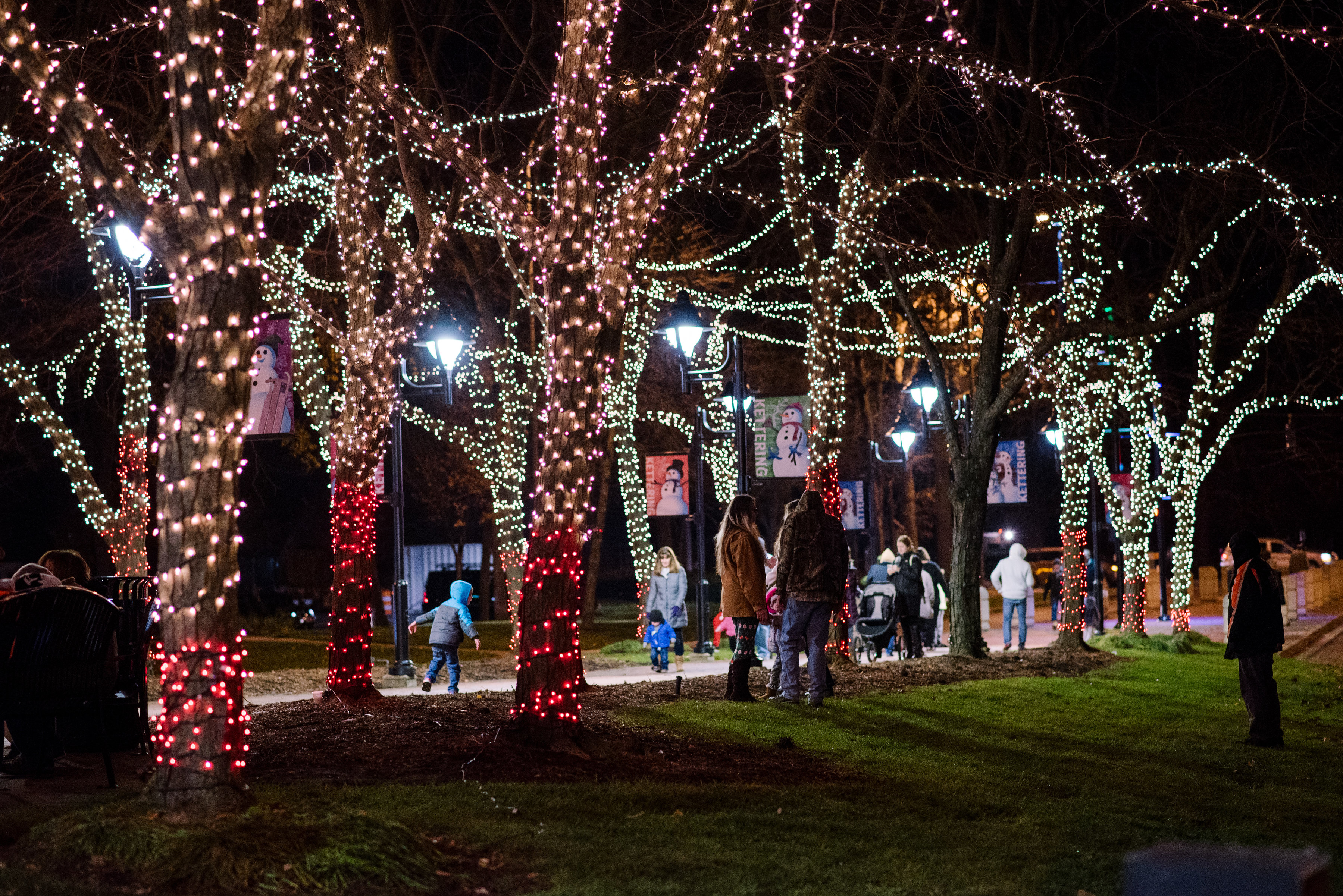 Light up the holidays Play Kettering