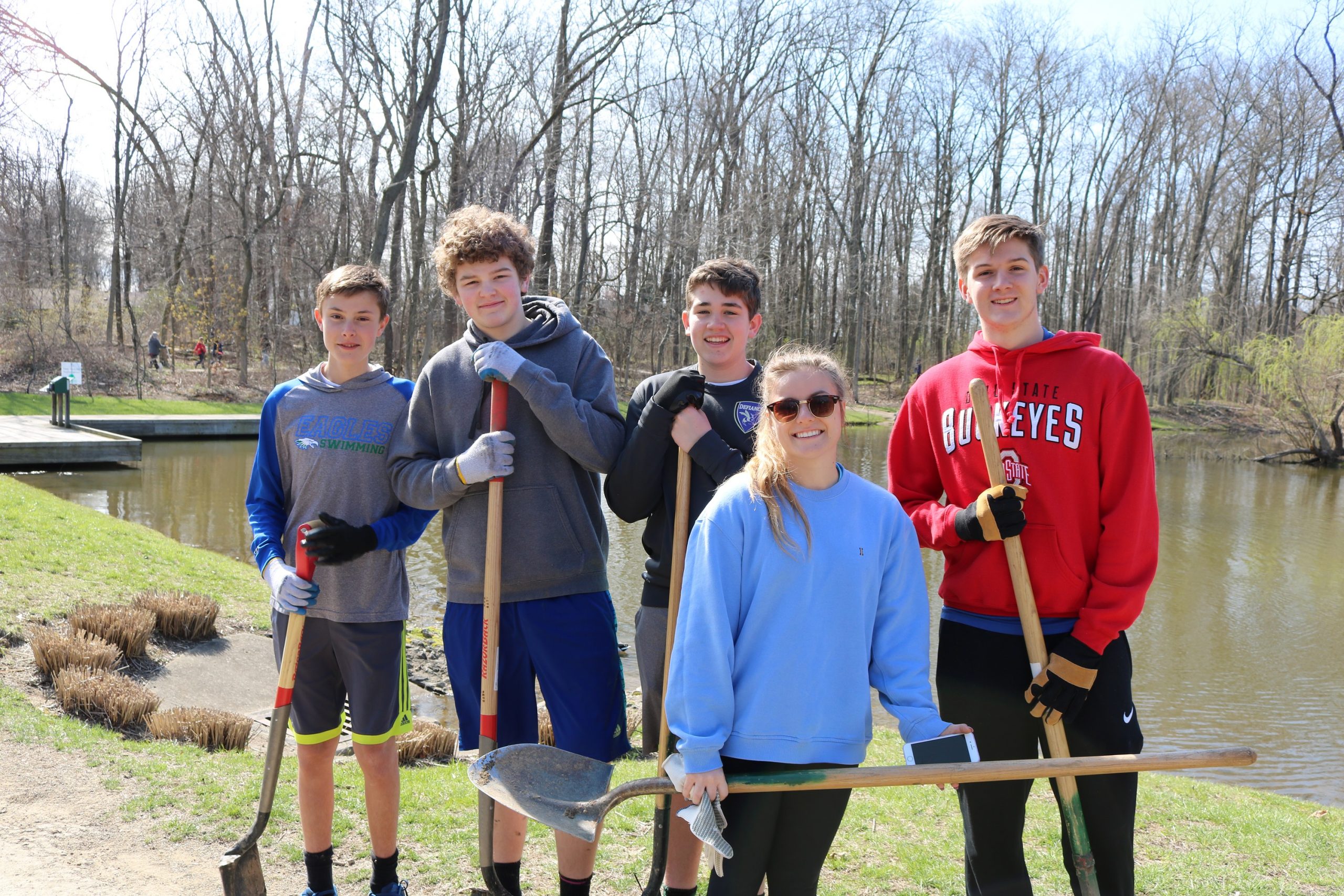 people with shovels