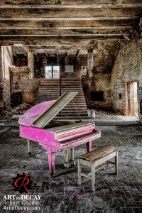 pink piano