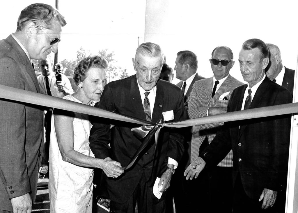 Ribbon Cutting - Mayor Novak And Radabaugh Family 1970