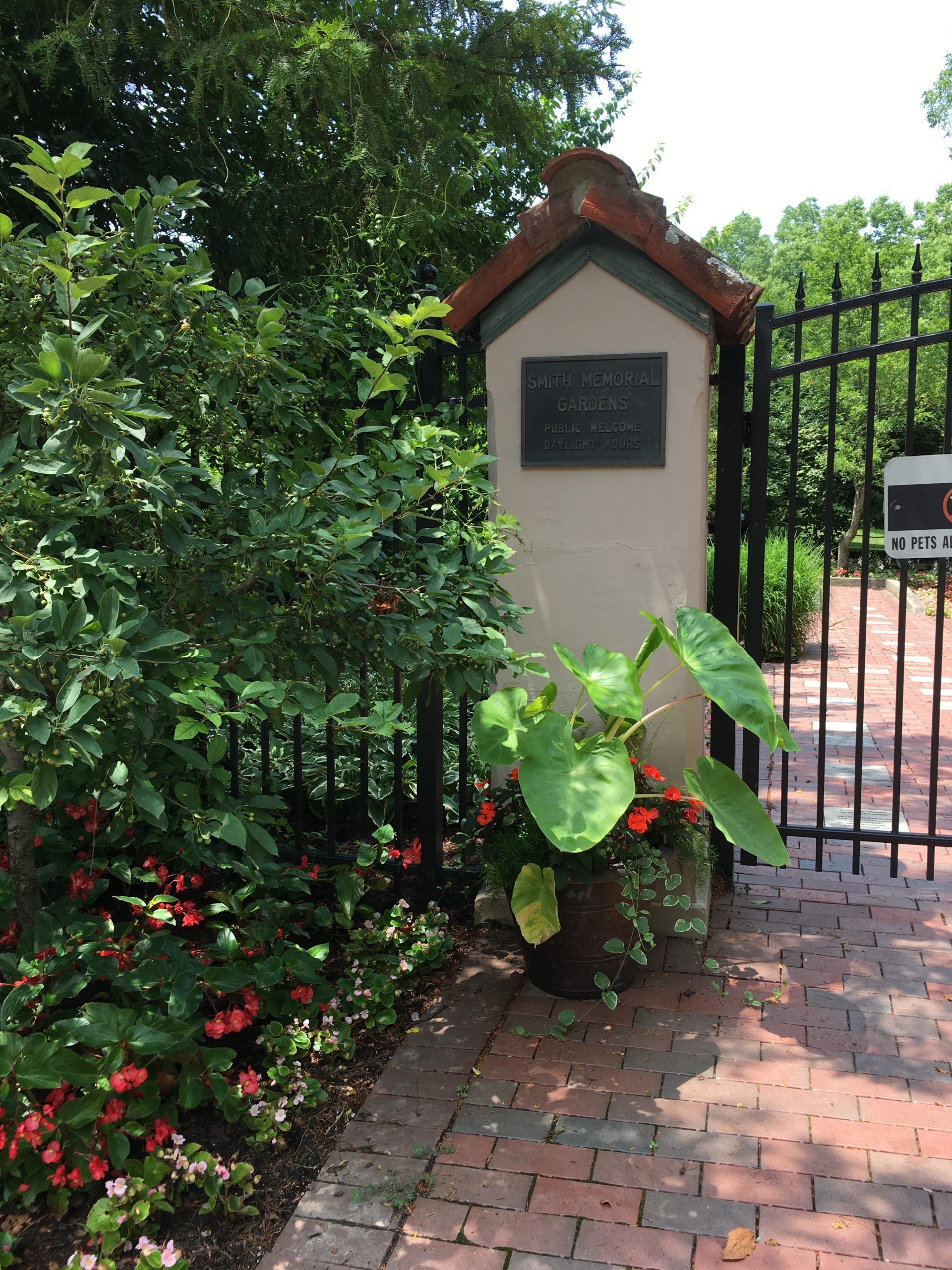 Smith Gardens Entrance