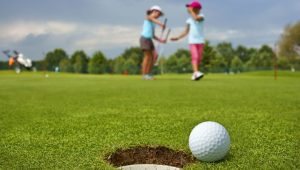 kids golfing